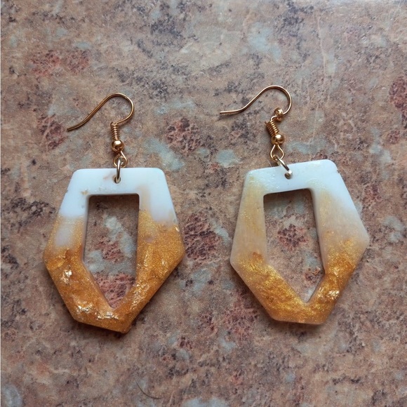 White & Gold earrings - Picture 1 of 1